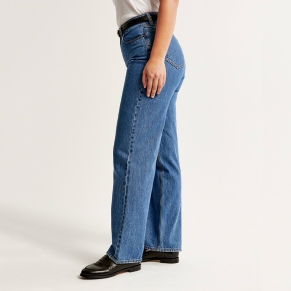curve love high rise loose jean - Picture 3 of 10